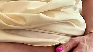 Got any daydreams about a wet puffy clit striptease?