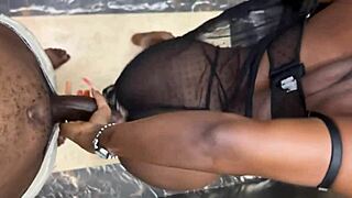 OMG, met a stranger in elevator and got a wild blowjob! Full vid on xred 😜