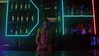 batendo uma enquanto penso no amigo com deepthroat e anal banging