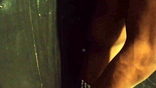 batendo uma enquanto penso no amigo com deepthroat e anal banging