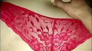 रूममेट के साथ पहली गांड चुदाई ने मुझे चीखते हुए झुका दिया! 🔥