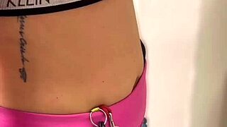 Anal Plug in Ass at Gym Gets Me Horny