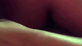 me la cojo en todo el ancho de mi cama