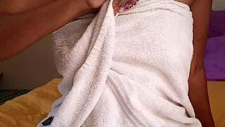 lilpuddingbowls shows off big tits and sexy ass in homemade massage clip