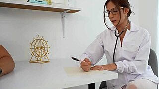 यो, डॉक्टर ऐशली सैंज हार्ड फकिंग से मुझे फिक्स करने का तरीका जानती है