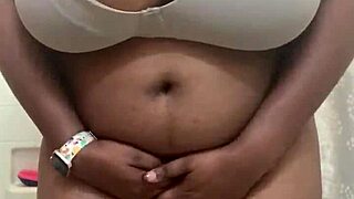 Shake those big natural tits!