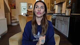 Does Girth Matter In Sex Tutorial With Roxy Fox?