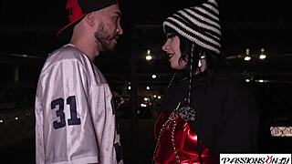 वाह, रीयूनाइटेड कपल वाइल्ड चूत चाटने में डूब गया!