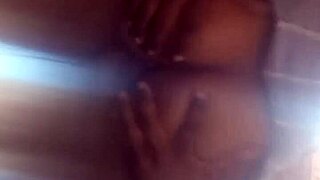 elle bouge son cul sur une grosse bite