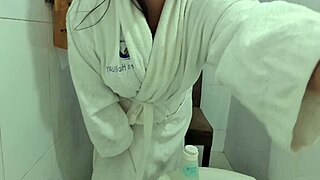 Latina Gemea da Tigresa shows off big ass in wild reality clip.