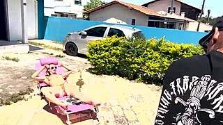 हेल ये! हसबैंड के जाने का इंतजार करके पूल क्लीनर को रॉ चोदना