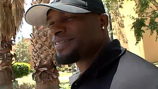 Black Milf Threesome with Deepthroat and Anal Riding on Bed