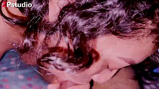 Mi hermanastra sexy frida me chupa la verga para luego montarse y le meta la verga en el culo