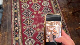 फैन्टास्टिक ब्लॉन्ड यंग हॉट ज़ोरदार कुत्ते की पोजीशन पाउंडिंग में जोर से मॉन्स करती है!