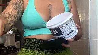 i swear, wearin tight shorts just splits me open down there!