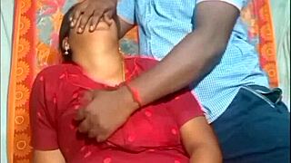 Wow, caught my Indian teacher kissing her student so boldly!