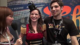 Me follo fuertemente a mi hermanastra y me corro dentro de su co�o