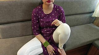 इंडियन स्टेप मॉम और बेटे की निषिद्ध बॉन्डिंग हिंदी डर्टी टॉक में