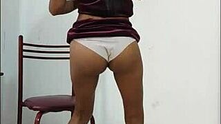 Whoa, check this spectacular latina brunette with natural tits shaking her buttocks and hips in a sensual way for real porn! 😏