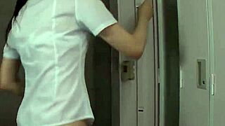 सेक्सी मोए सकुरा हॉट जेवी सीन में वाइल्ड ओरल देती है