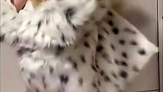 Elza Kom says, 'Watch my sexy dance and blowjob in lingerie'