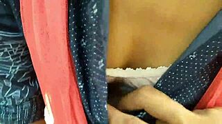 मैंने देसी गर्लफ्रेंड को बॉयफ्रेंड के साथ आउटडोर डॉगीस्टाइल थ्रीसम में चोदा