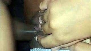 बॉयफ्रेंड के साथ इंटेंस एनकाउंट स्क्वर्टिंग तक ले जाता है