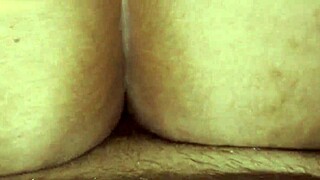 latina amateur apne hermanastro ko homemade tattoo session mein chus rahi aur pura maal nikaal rahi.