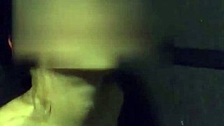 एशियन स्लट वाइफ जिम शावर में डिल्डो और वाइब्रेटर से मस्ती करती है