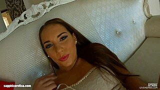 Jenny Glam Fingers Herself Solo