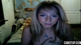 hot blonde babe on free webcam chat