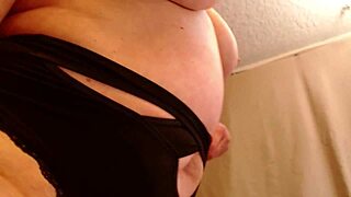 Dawnskye Shows Belly Button Under Boobs and Armpits