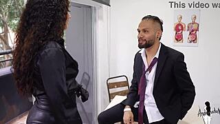 टीचर ने बदतमीज स्टूडेंट को कार में क्लास के बाद हार्ड चोदा