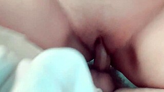 यह 18+ मासूम बेघर मेक्सिकन युवती बाहर एल्युमिनियम कैन के लिए असली घरेलू एमेच्योर स्टाइल में चोदी जाती है