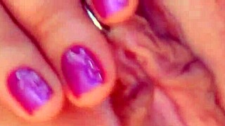 Who is this hot blonde teen 18+ in solo scene