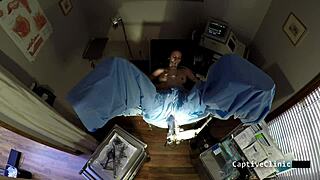 ट्रंप दीज बिचेज जेल एडिशन - डोना लीघ चिल्ला रही!