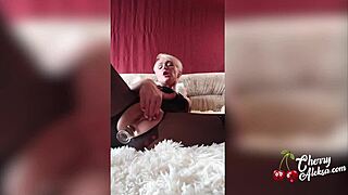 Watch this sexy milf masturbate with a huge dildo