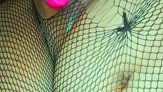 I admire this nice pregnant pussy on a bbw woman