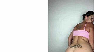 Would You Still Join Me on Vacation If I Admitted That Facesitting Is My Biggest Fetish