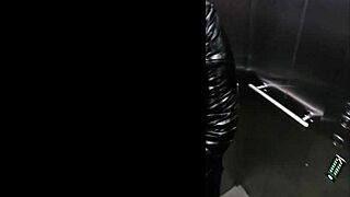 fucked neighbor's stepmom in elevator medellin