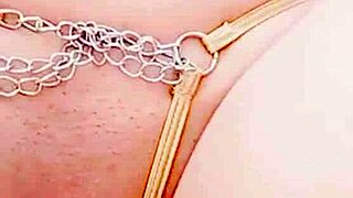 Amigas teniendo SEXO casero entre estudiantes después de fiesta ESCOLAR.