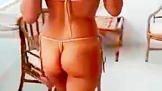 Amigas teniendo SEXO casero entre estudiantes después de fiesta ESCOLAR.