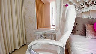 i'm shantallknowless on cam, fingering my big pussy with a vibrator. my big tits and ass are on display.