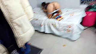 uh, i flagrei my meia-irmã se masturbando, like total surprise with that redhead taboo vibe