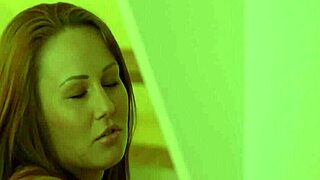 Solo Girl Uses Vibrator Effectively