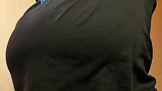 huge titty sarah with big fat tits.