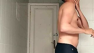 Sexy Guy In Black Beach Shorts Shaves While Fucking Feet In Bathroom