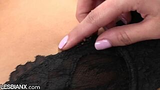 Gorgeous Brunettes Kiss And Orgasm Intensely