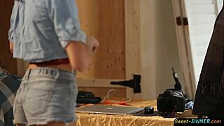 Sexy Teen Model Screws Photographer In Glamour Roleplay