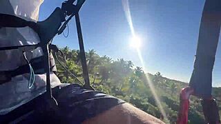 acidente fui pular de parapente e fiz um boquete gostoso no ar mas não esperávamos o final